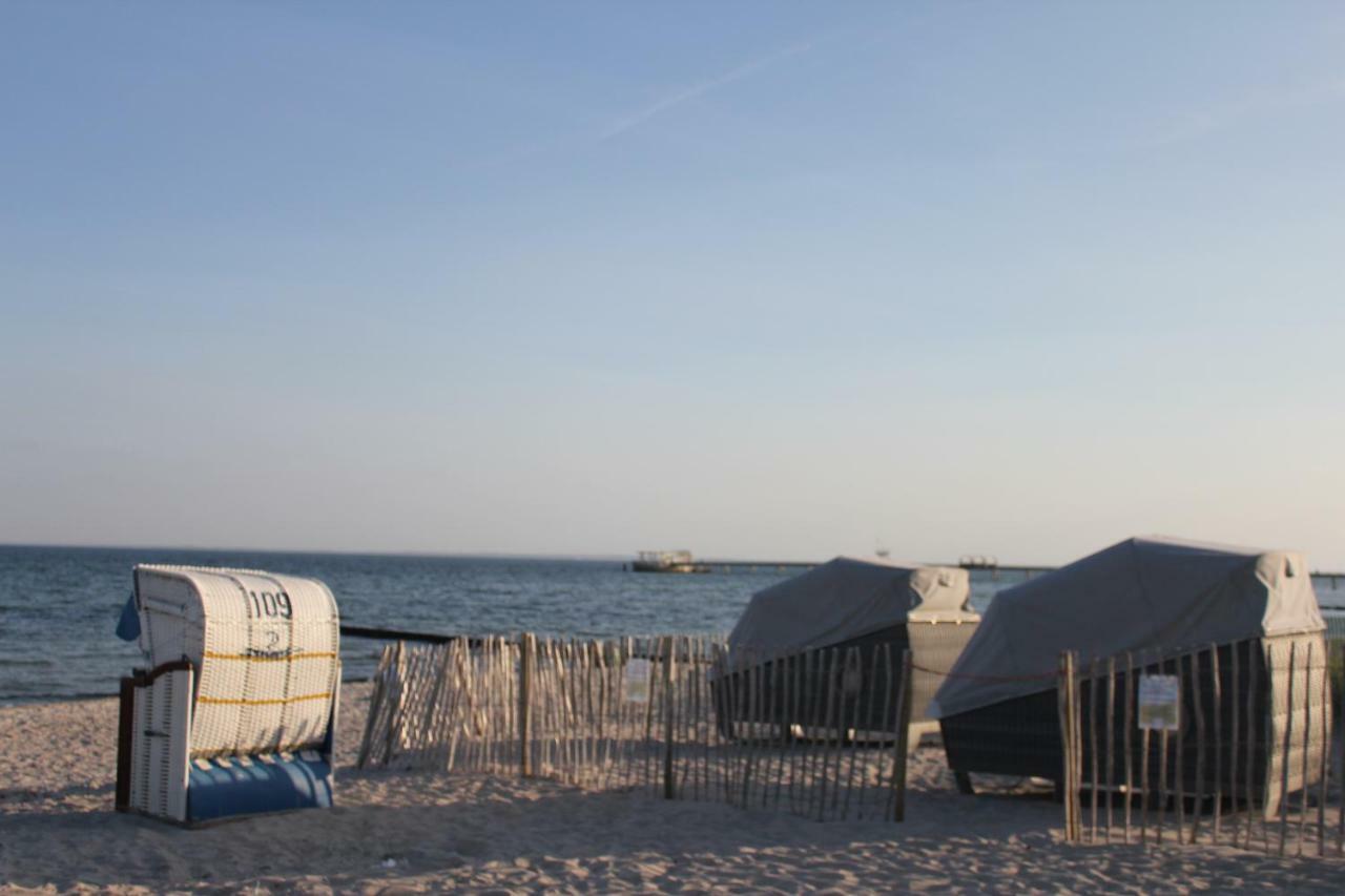 Strandlaeufer Im Kirschgarten Келленгузен Екстер'єр фото